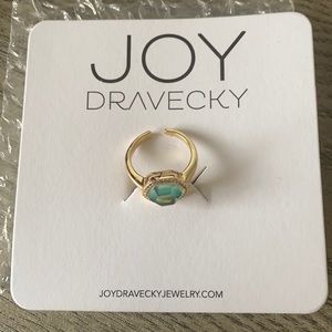 Joy Dravexky Emerald adjustable ring